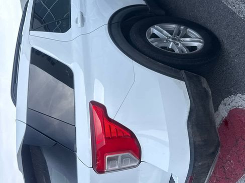 Used 2023 Ford Explorer XLT w/ Equipment Group 202A image 3