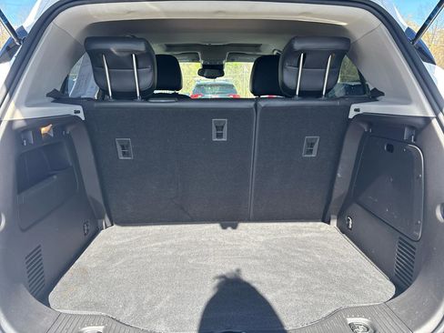 Used 2017 Buick Encore Essence w/ Experience Buick Package FWD image 5