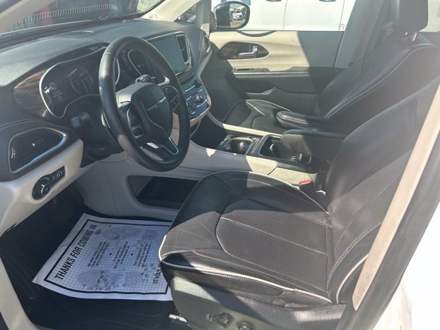 Used 2023 Chrysler Pacifica Limited FWD image 13