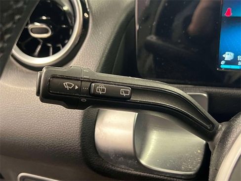 Certified 2021 Mercedes-Benz GLB 250 4MATIC image 22