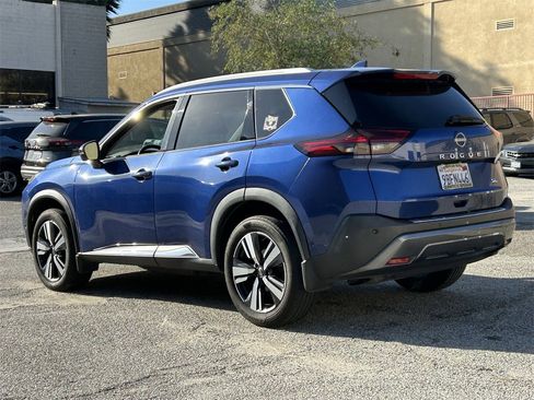 Certified 2022 Nissan Rogue SL w/ SL Premium Package image 4