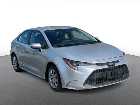 Used 2020 Toyota Corolla LE image 2