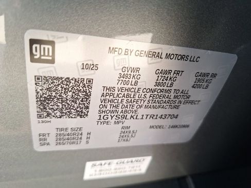 New 2026 Cadillac Escalade ESV Luxury w/ LPO, Radiant Package image 34