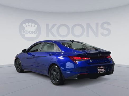 Used 2023 Hyundai Elantra SEL image 11