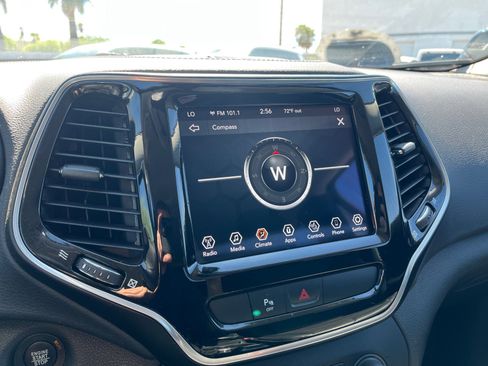 Used 2020 Jeep Cherokee Limited FWD image 21
