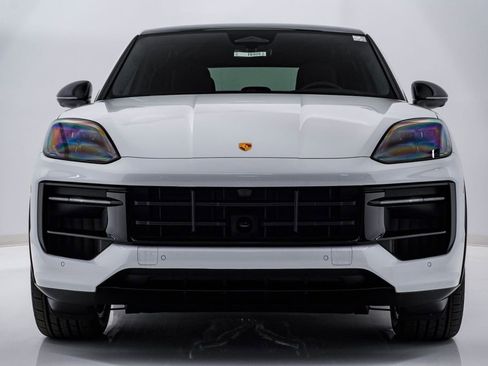 New 2026 Porsche Cayenne GTS image 6