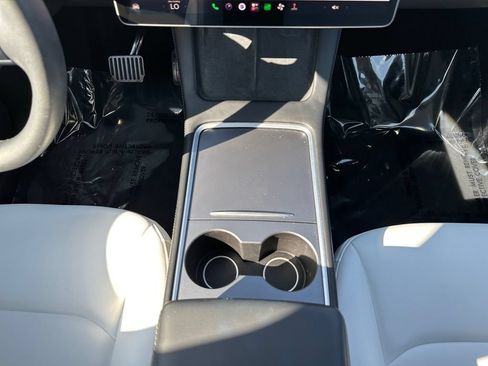 Used 2023 Tesla Model Y Long Range AWD/4WD image 11