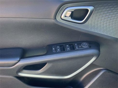 Used 2020 Kia Soul S image 14