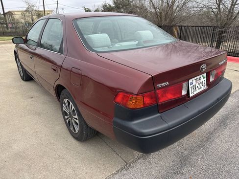 Used 2001 Toyota Camry CE image 5
