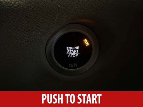 Used 2023 Chrysler Pacifica Touring-L FWD image 16