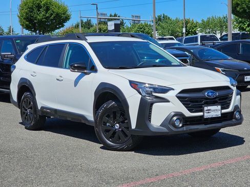 Used 2025 Subaru Outback Premium AWD/4WD image 1