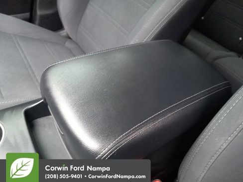 Used 2017 Kia Sorento LX w/ LX Convenience Package image 19