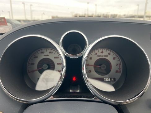 Used 2006 Pontiac Solstice Convertible w/ Premium Package image 6