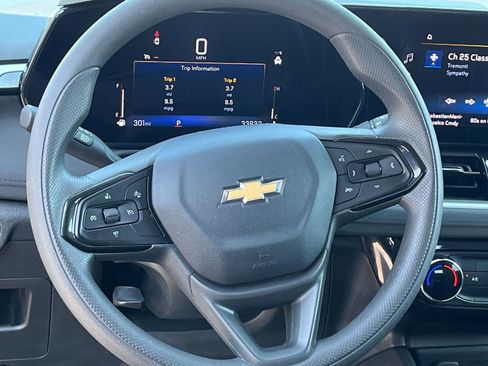 Used 2025 Chevrolet TrailBlazer LT FWD image 29