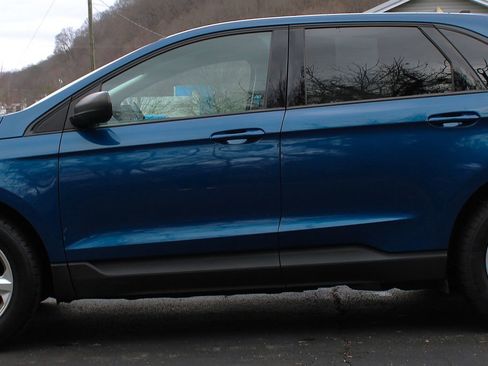 Used 2020 Ford Edge SE image 10