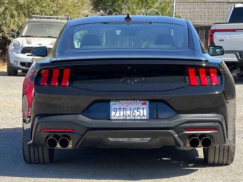 Used 2025 Ford Mustang Coupe image 5