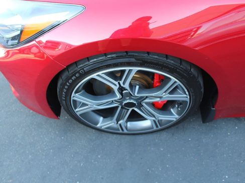 Used 2018 Kia Stinger GT1 RWD image 11