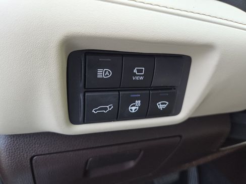 Used 2021 Toyota Highlander Platinum AWD/4WD image 12