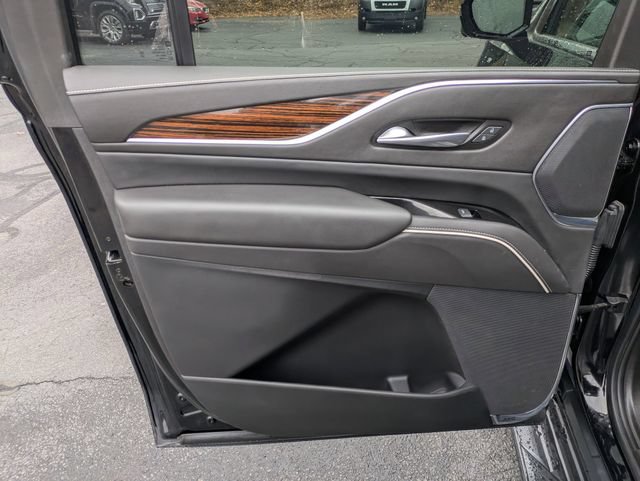 Certified 2021 Cadillac Escalade ESV Premium Luxury AWD/4WD image 29