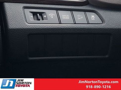 Used 2018 Hyundai Santa Fe Sport w/ 2.4L Value Package 02 image 24