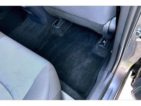 Used 2025 Toyota RAV4 XLE FWD image 42