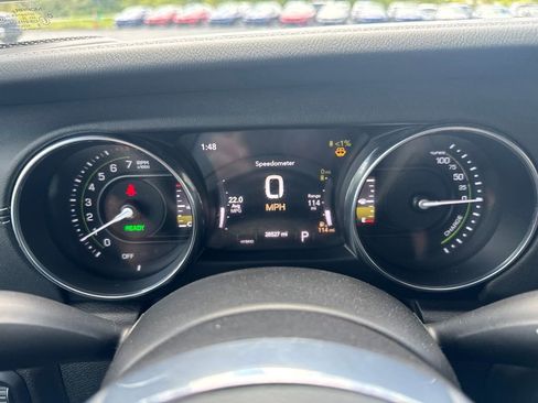 Used 2023 Jeep Wrangler Unlimited Sahara w/ Cold Weather Group AWD/4WD image 17