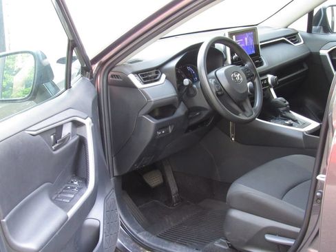 Certified 2024 Toyota RAV4 LE AWD/4WD image 10