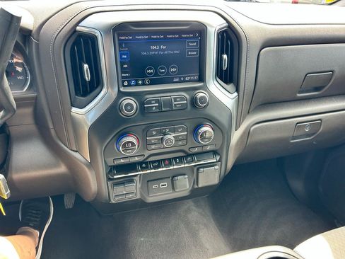 Used 2021 Chevrolet Silverado 1500 LT w/ Fleet Comfort Package AWD/4WD image 4