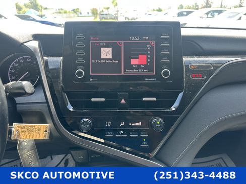 Used 2021 Toyota Camry SE image 16