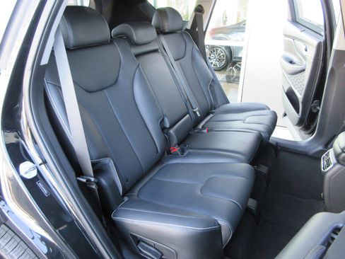 Used 2023 Hyundai Santa Fe Limited w/ Cargo Package image 22