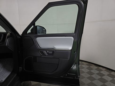 Used 2023 Rivian R1S Adventure AWD/4WD image 18