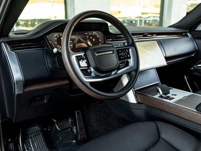 Certified 2024 Land Rover Range Rover SE AWD/4WD image 17