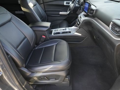Used 2023 Ford Explorer XLT w/ Equipment Group 202A image 20