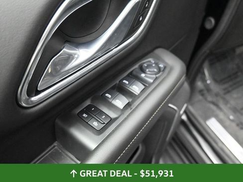 Used 2024 GMC Yukon SLT image 30