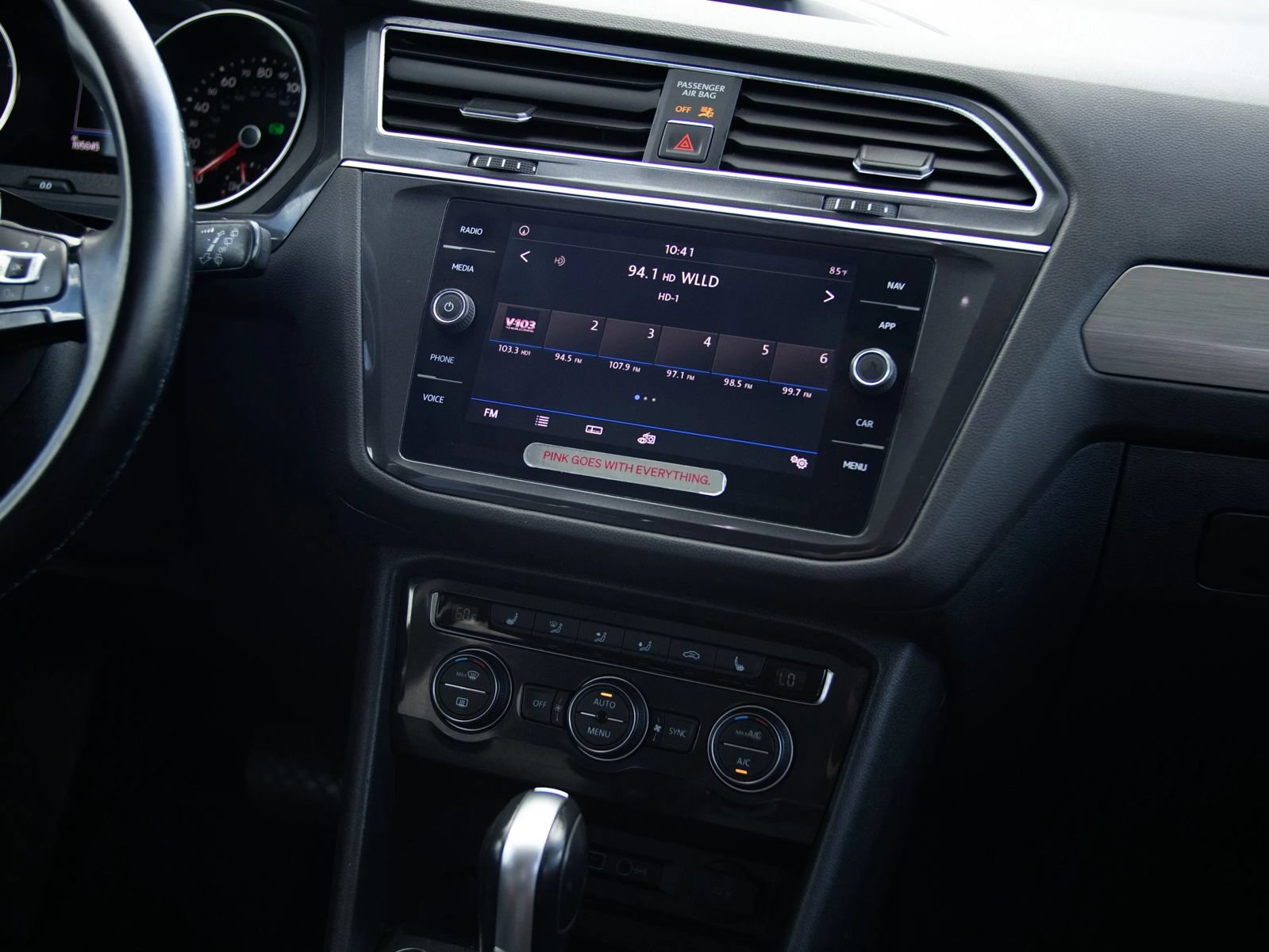 Used 2018 Volkswagen Tiguan SEL FWD image 31