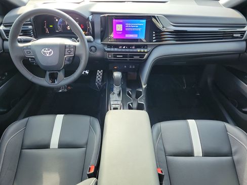 Used 2025 Toyota Camry SE w/ Convenience Package FWD image 12