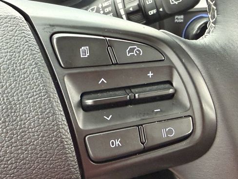 Used 2024 Hyundai Venue SEL FWD image 32