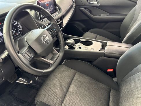 Used 2025 Nissan Rogue SV FWD image 20