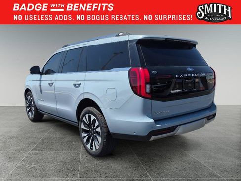 Used 2025 Ford Expedition Platinum w/ Platinum Ultimate Package AWD/4WD image 6