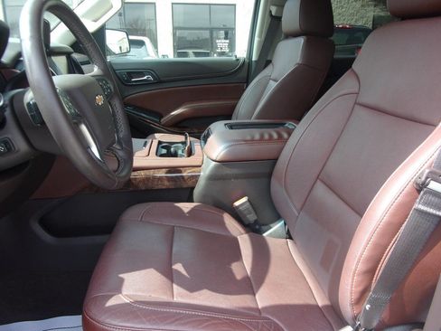 Used 2016 Chevrolet Suburban LTZ image 13