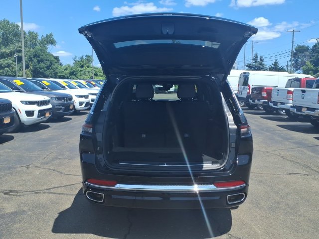 Used 2023 Jeep Grand Cherokee L Overland AWD/4WD image 7