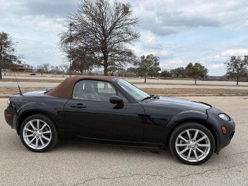 Used 2006 MAZDA MX-5 Miata Grand Touring w/ Premium Pkg image 47