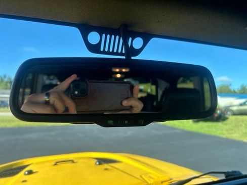 Used 2015 Jeep Wrangler Unlimited Rubicon AWD/4WD image 36