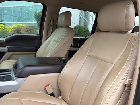 Used 2020 Ford F150 Lariat w/ Equipment Group 502A Luxury AWD/4WD image 32