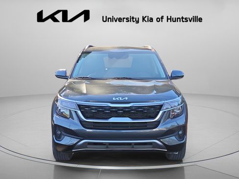 Used 2023 Kia Seltos S w/ Navigation Package AWD/4WD image 2