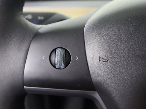 Used 2021 Tesla Model Y Long Range image 43