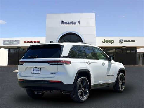 New 2025 Jeep Grand Cherokee Limited w/ Luxury Tech Group II image 5