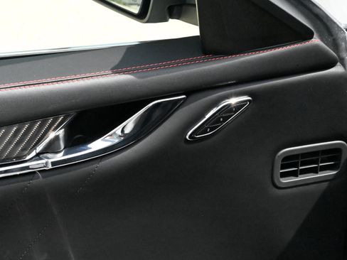 Used 2021 Maserati Quattroporte S GranSport Q4 AWD/4WD image 21