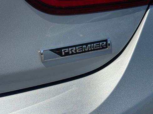 Used 2018 Chevrolet Cruze Premier FWD image 20