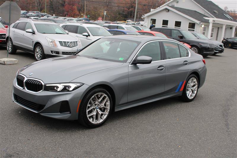 Used 2025 BMW 330i Sedan RWD image 4